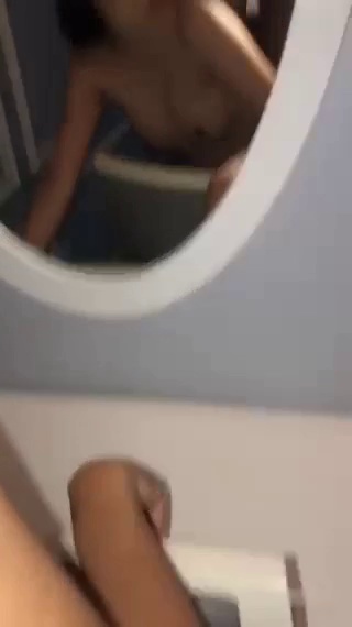 Doggyyy  bé An 2k4 nuột nà trước gương