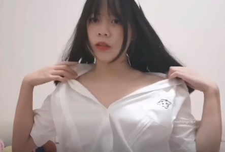 Váy kẻ dâm đãng móc thôi là chưa đủ