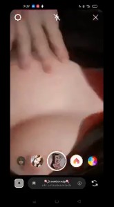 Cận cảnh màn day bím của Ngân thỏ trên live