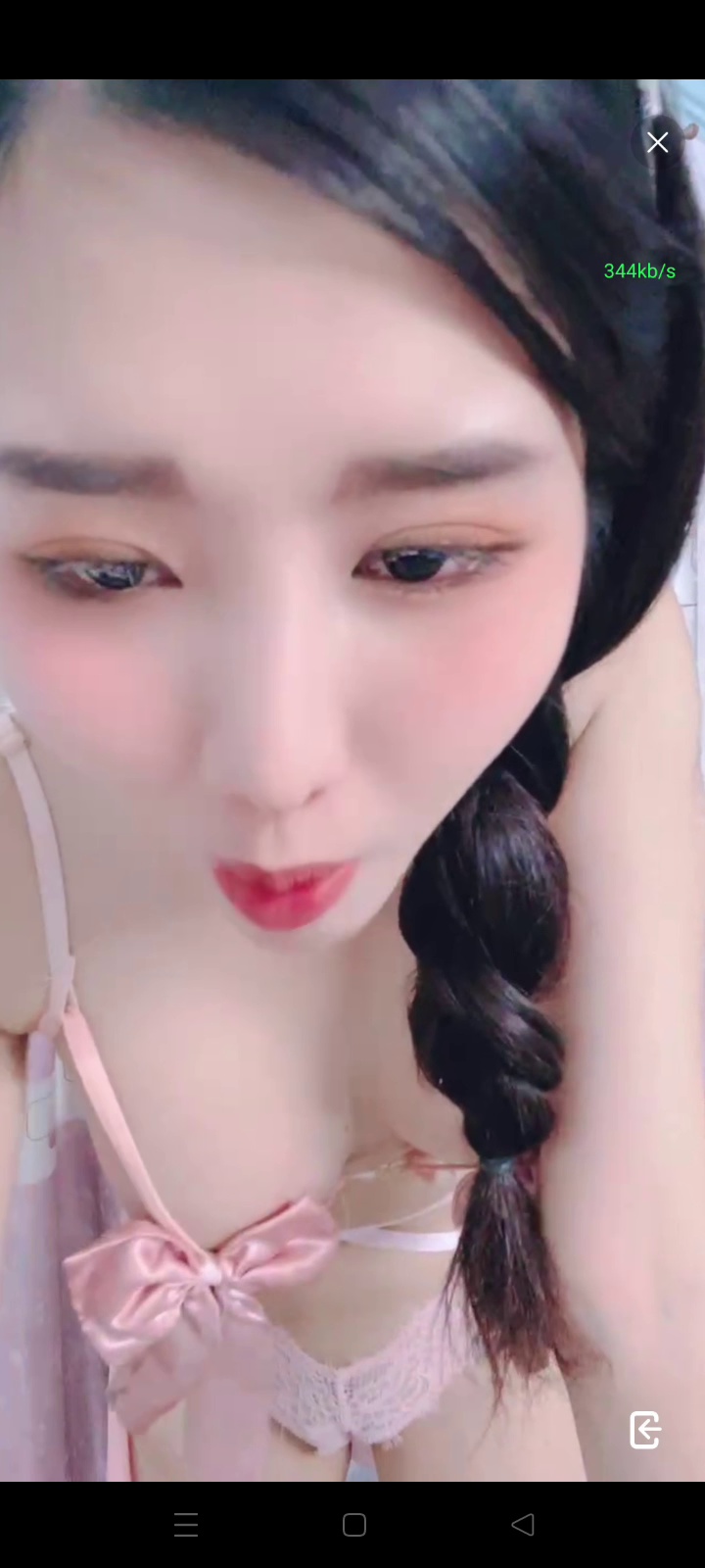 Còn gì để chê với bé này nữa ae =)) mịn quá trời
