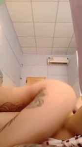 Lên đỉnh cùng em thợ xăm dáng ngon bím hồng