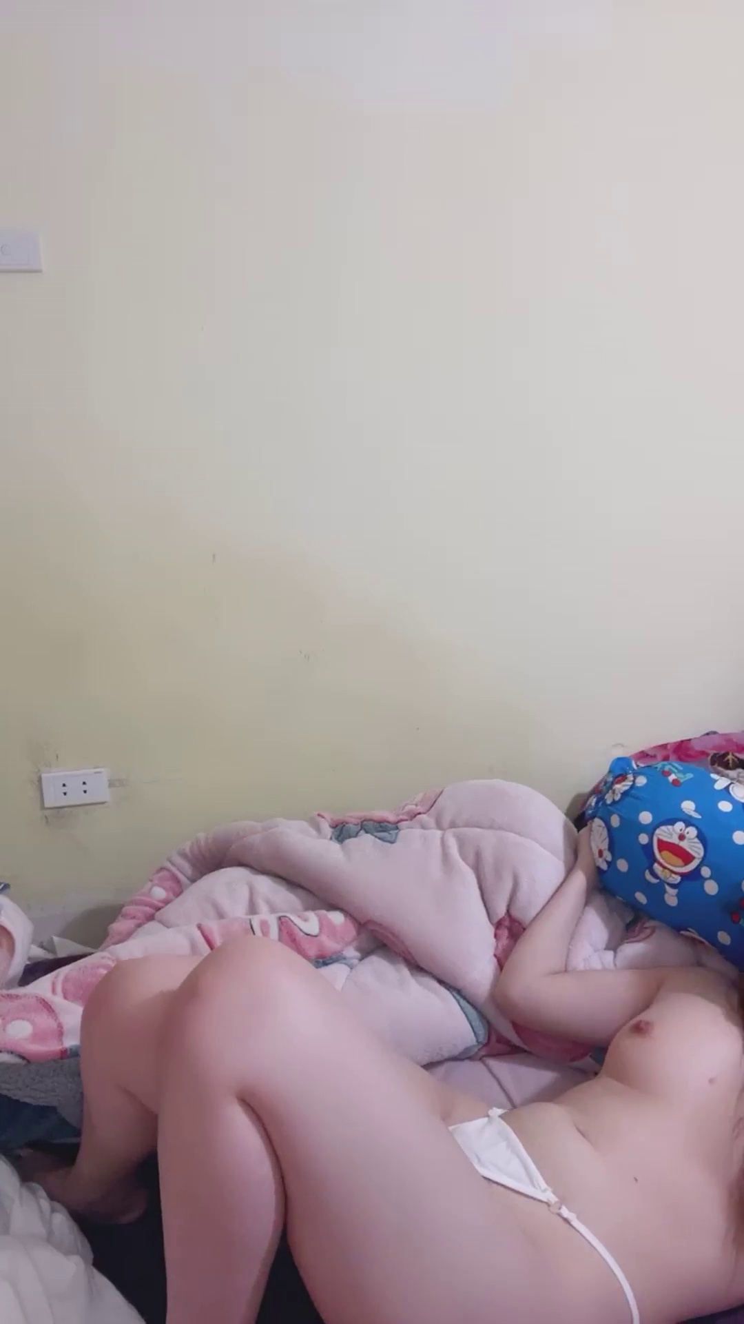 Mẫn Nghi siêu múp – Ngày ngày khoe bím cho anh em