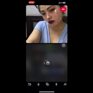 Thúy Trúc call video cùng bạn trai khoe 2 núm vú hồng hào