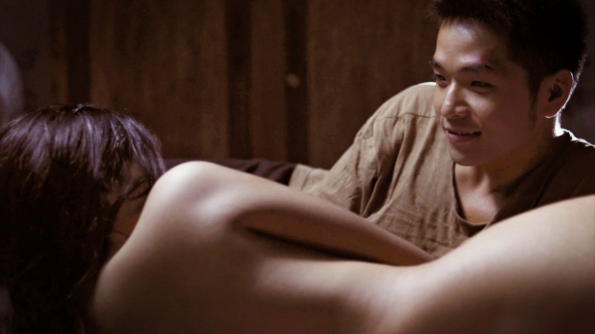 Cảnh sex không che lộ cặp núm vú căng mọng của Ngọc Thanh Tâm