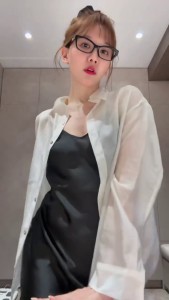 Triệu hồi thánh soi núm Hari Won trong clip đú trend nhảy không nội y