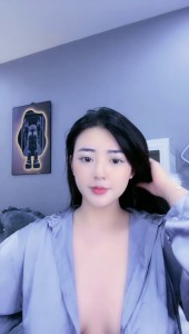 Vy baby idol mới nổi, show chiếc hàng họ hạng sang cho anh em đey