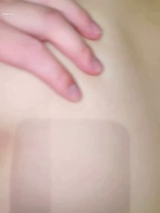 Hỏi thật lòng nếu người yêu chổng mông như này thì có anh nào chịu được không