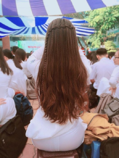 Áo dài lại còn lọt khe anh em mình cứ thế thôi hẹ hẹ hẹ hẹ