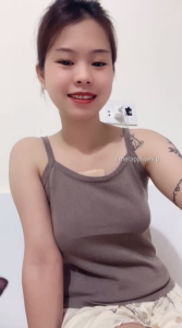 Idol tiktok Khánh Chi 2004 lộ clip live app sex kiếm tiền