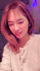 Ngọc Thảo xinh xắn dễ thương nhưng lại đi livestream show lồn
